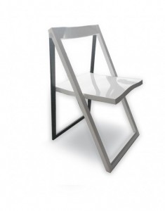 Folding Chairs Are Perfect For Saving Space!
